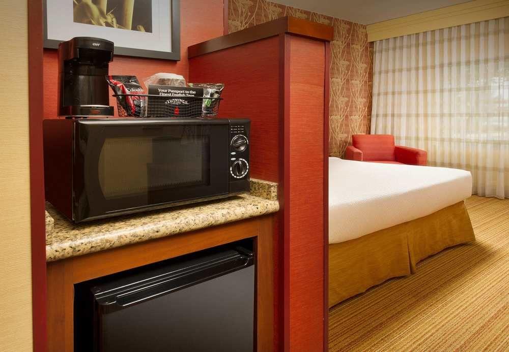 Courtyard By Marriott Waldorf Ξενοδοχείο Εξωτερικό φωτογραφία
